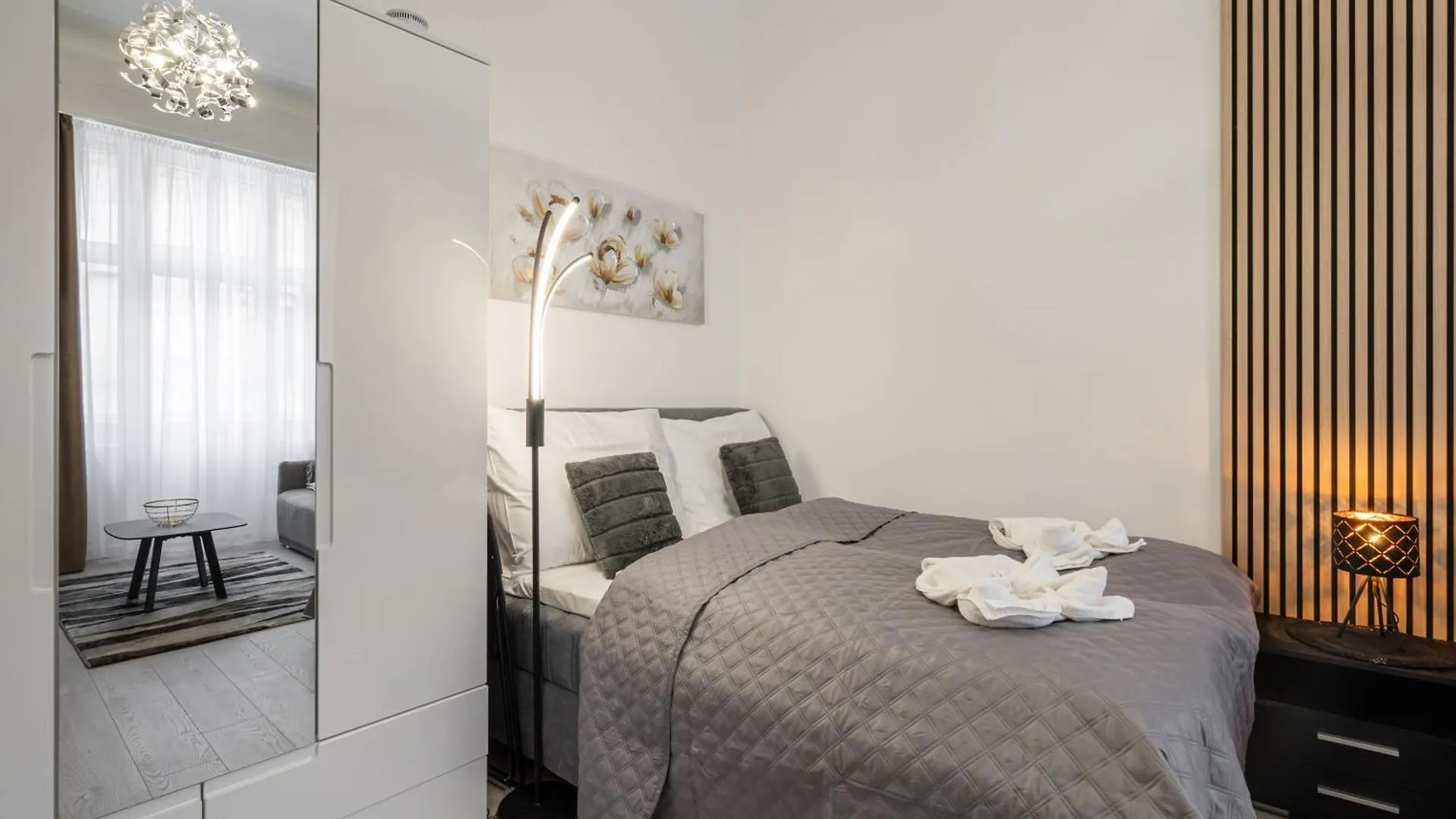Peak Pointe Apartment Boedapest